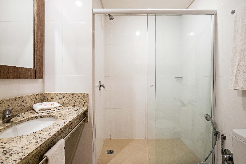 标准间, Slim Curitiba Av Das Torres