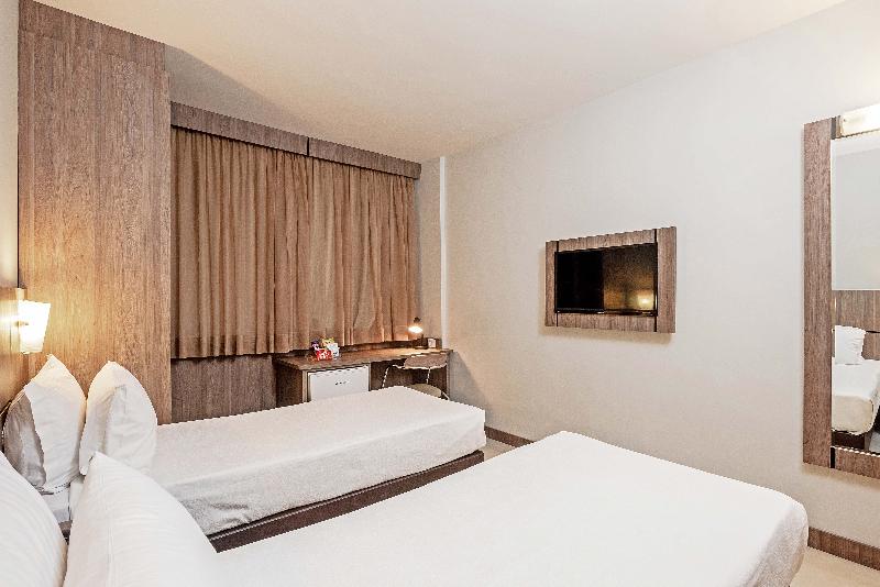 标准间, Slim Curitiba Av Das Torres