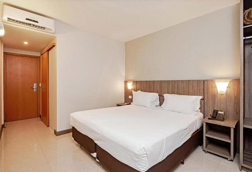 标准间, Slim Curitiba Av Das Torres