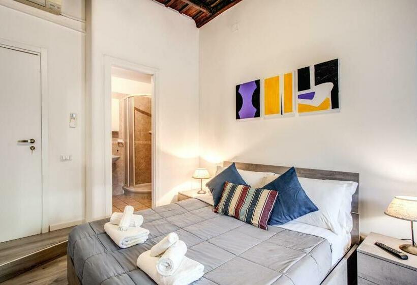 חדר דלוקס, Giubbonari Street