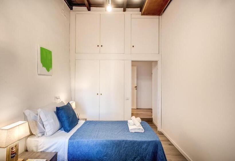 חדר סטנדרט, Giubbonari Street