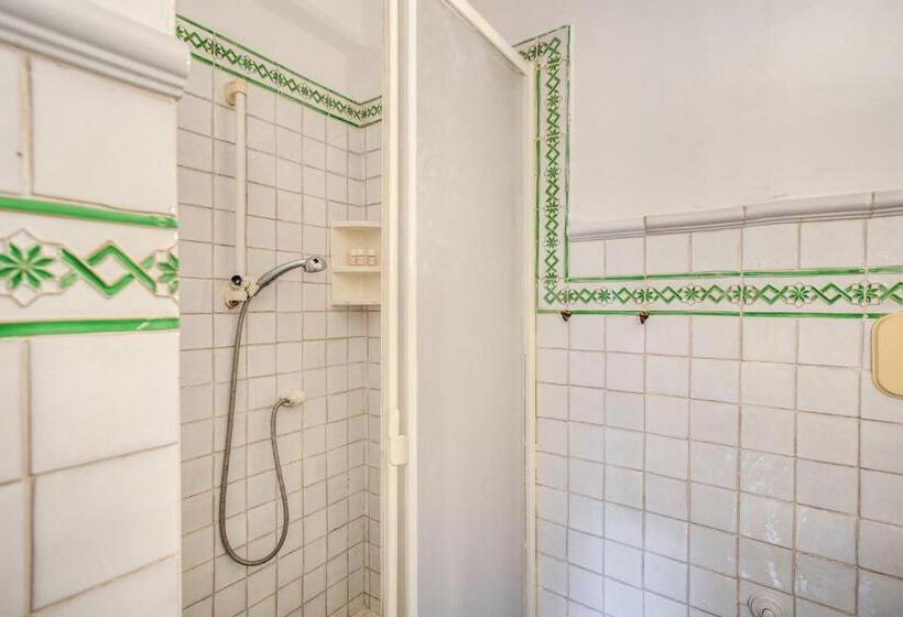 חדר דלוקס, Giubbonari Street