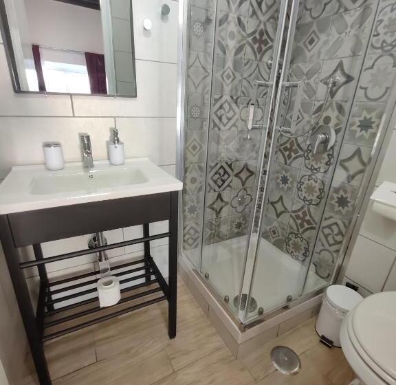 חדר דלוקס, Giubbonari Street