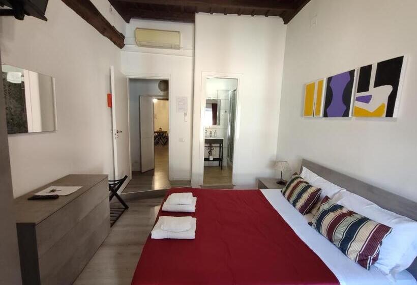 חדר דלוקס, Giubbonari Street