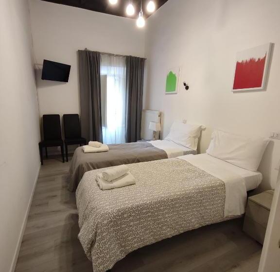 חדר סטנדרט, Giubbonari Street