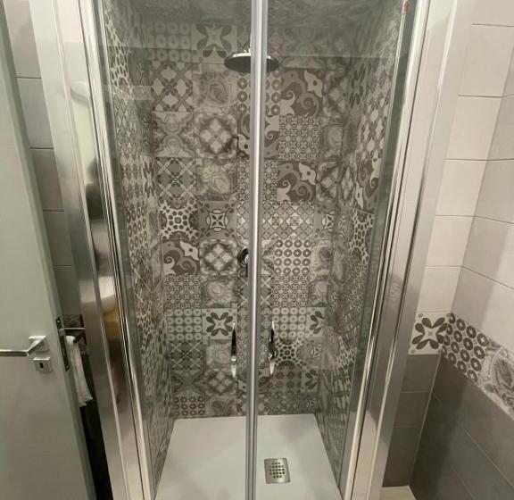 اتاق استاندارد, Naptown Rooms