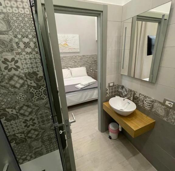 اتاق اکونومی, Naptown Rooms