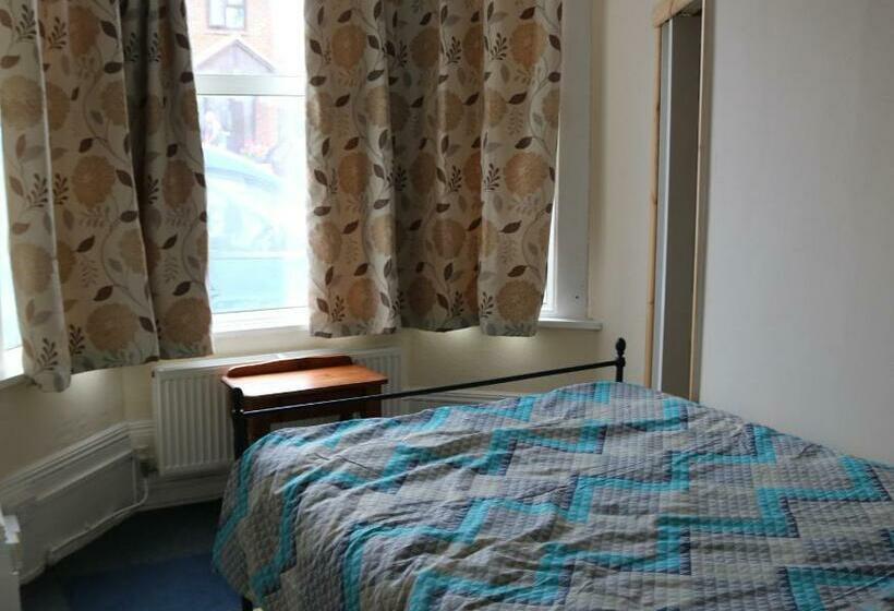 标准间, Lennard House