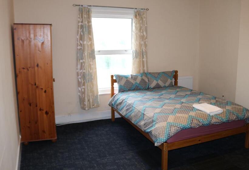 标准间, Lennard House