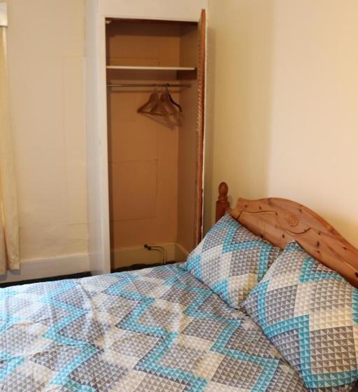 标准间, Lennard House