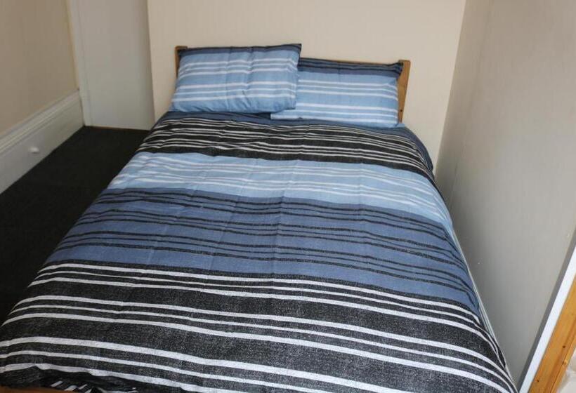 标准间, Lennard House