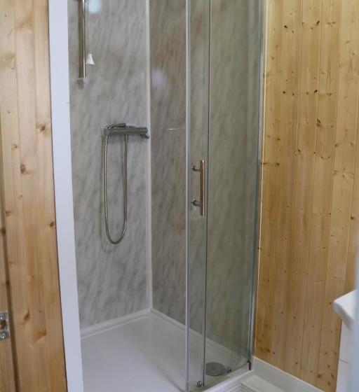 标准间, Lennard House