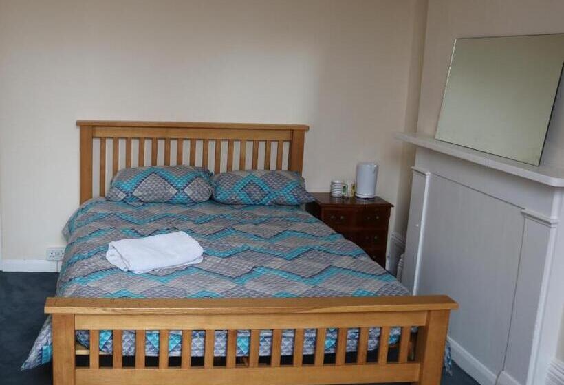شقة غرفة واحدة, Lennard House