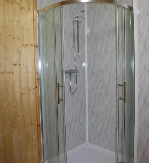 １ベッドルームアパートメント, Lennard House