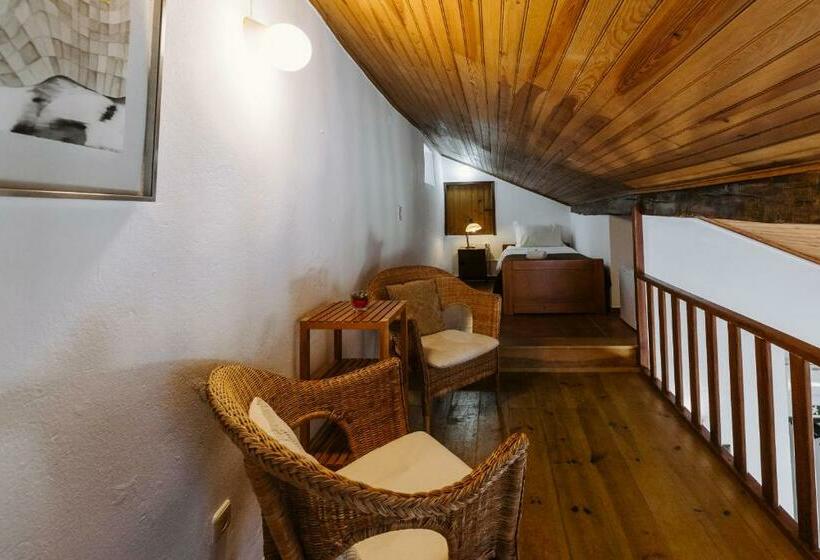 Habitació Triple Estàndard, Casa António Moreira