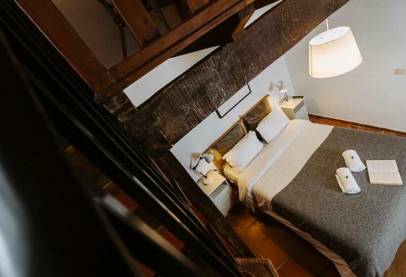 标准三人间, Casa António Moreira