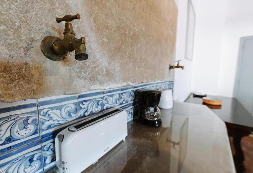 标准三人间, Casa António Moreira