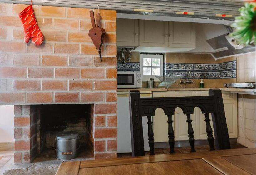 标准三人间, Casa António Moreira