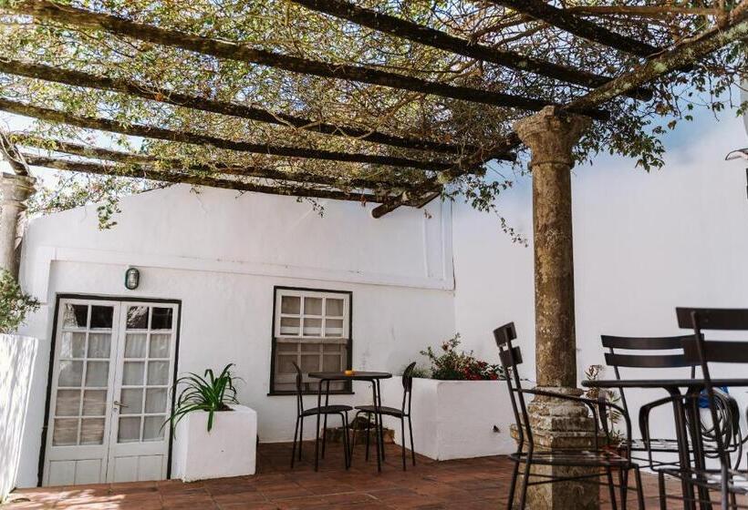 标准三人间, Casa António Moreira