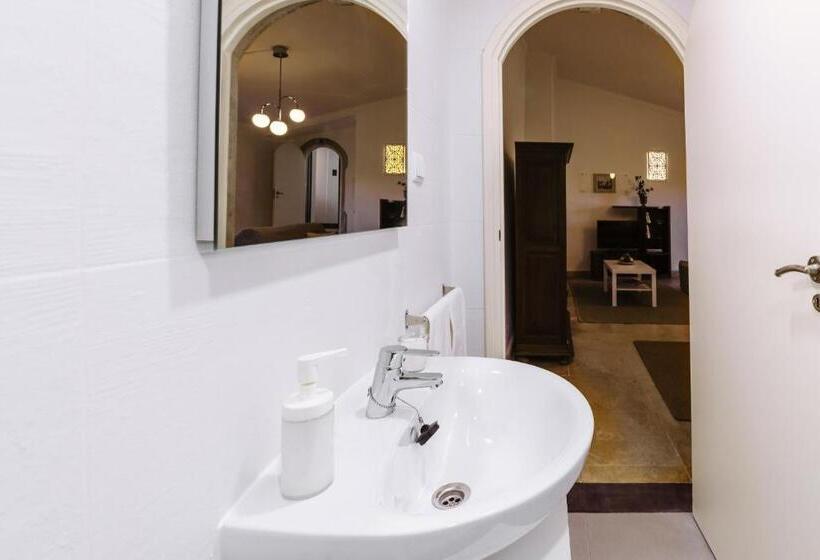 四人标准间, Casa António Moreira