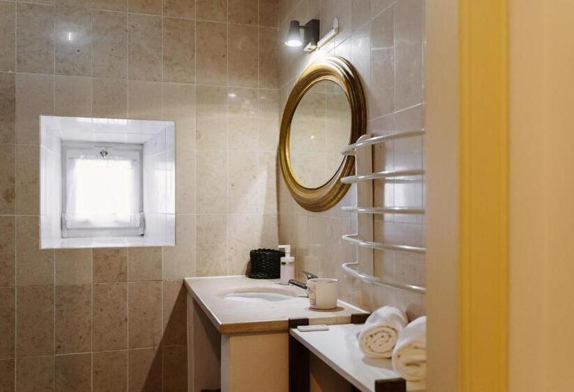 经典四人房间, Casa António Moreira