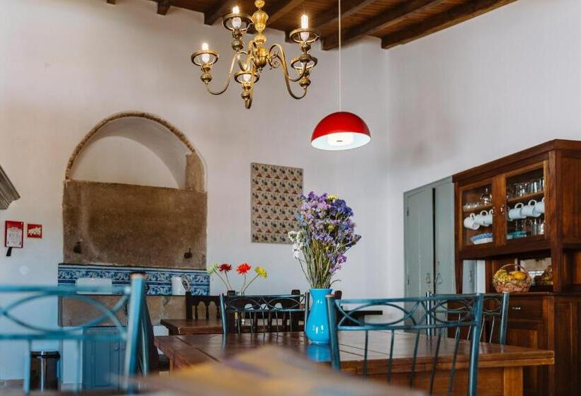 经典四人房间, Casa António Moreira