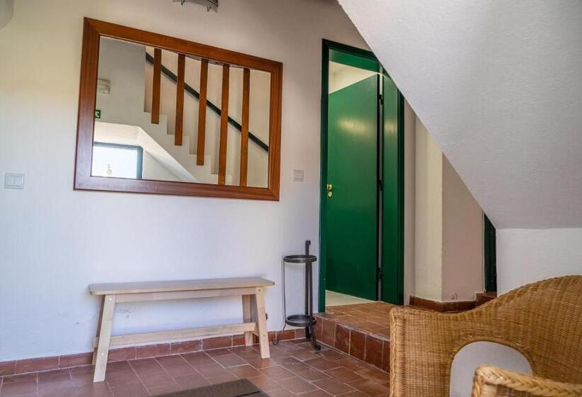 Дом 1 Спальня, Casa António Moreira