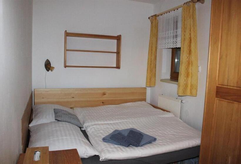 经济四人房间, Penzion Sehnoutkovi