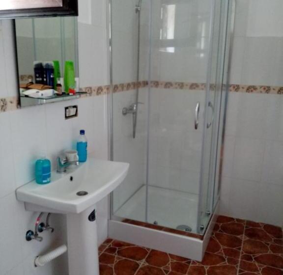 패밀리 룸, Pensiunea Gură De Rai, Pojorâta