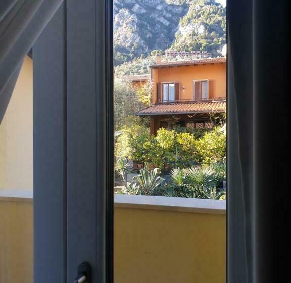 マウンテンビュースタンダードルーム, B&b Am Gardasee Blick