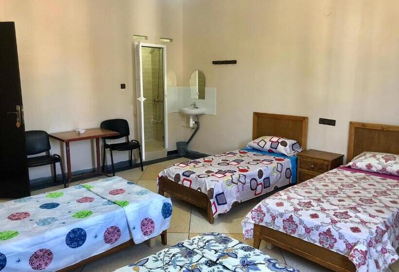 اتاق چهار تخته با دستشویی مشترک, El Maghreb Al Kabir