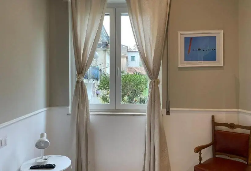 اتاق اکونومی, Cilento Suite   Louis Xxii