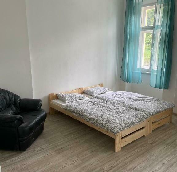 חדר אקונומי, Penzion Hřensko