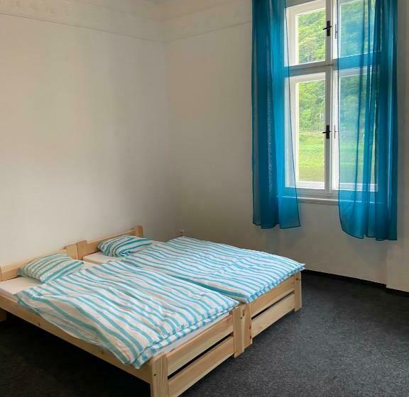 غرفة قياسية ثلاثية ذات اطلالة, Penzion Hřensko