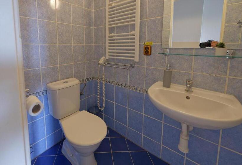 Номер Стандарт, Penzion A Restaurace Na Křižovatce