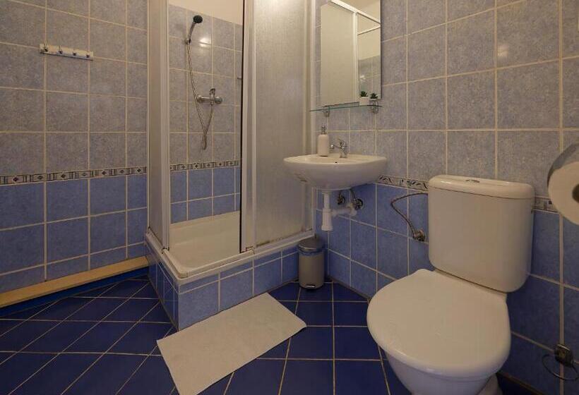 Семейный Номер, Penzion A Restaurace Na Křižovatce