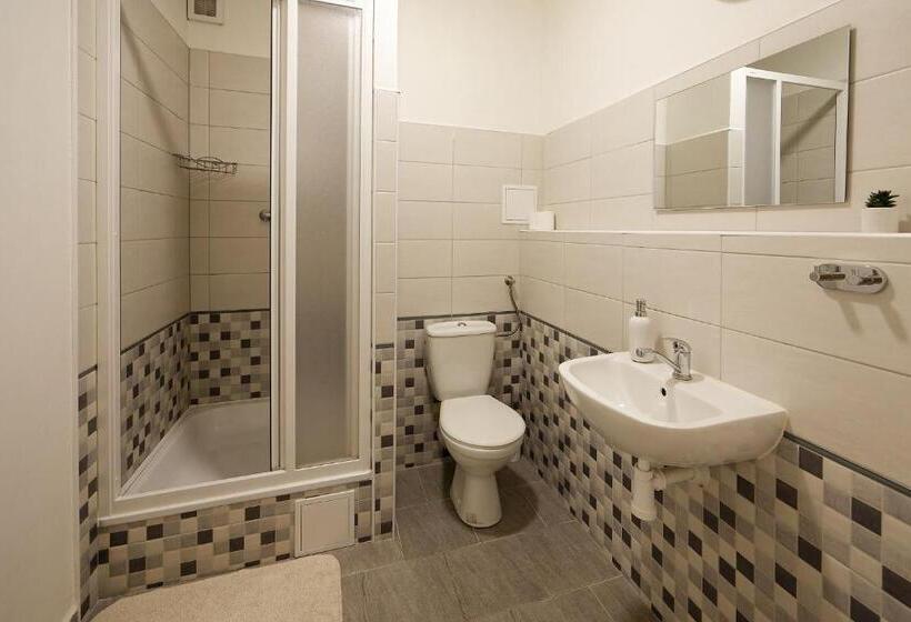 Номер Стандарт, Penzion A Restaurace Na Křižovatce