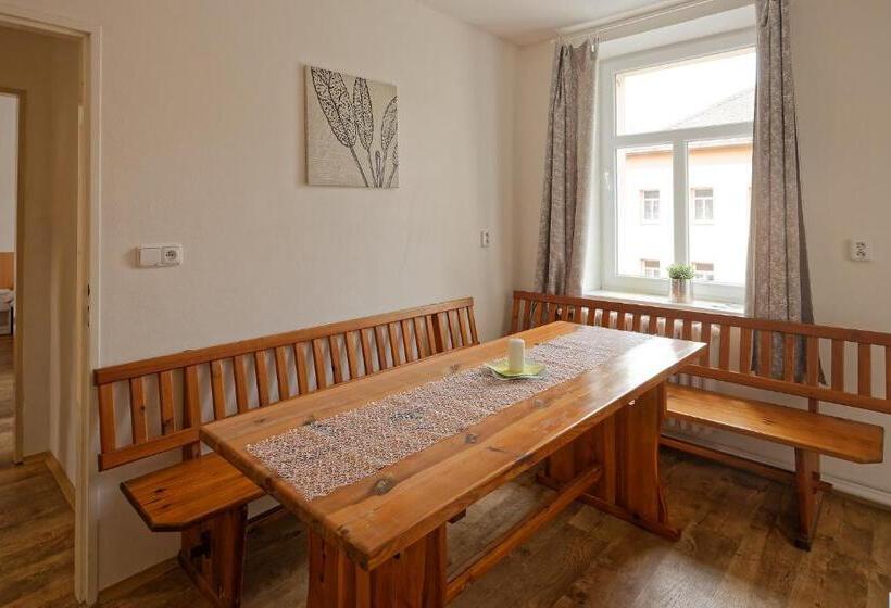 Апартаменты 1 Спальня, Penzion A Restaurace Na Křižovatce