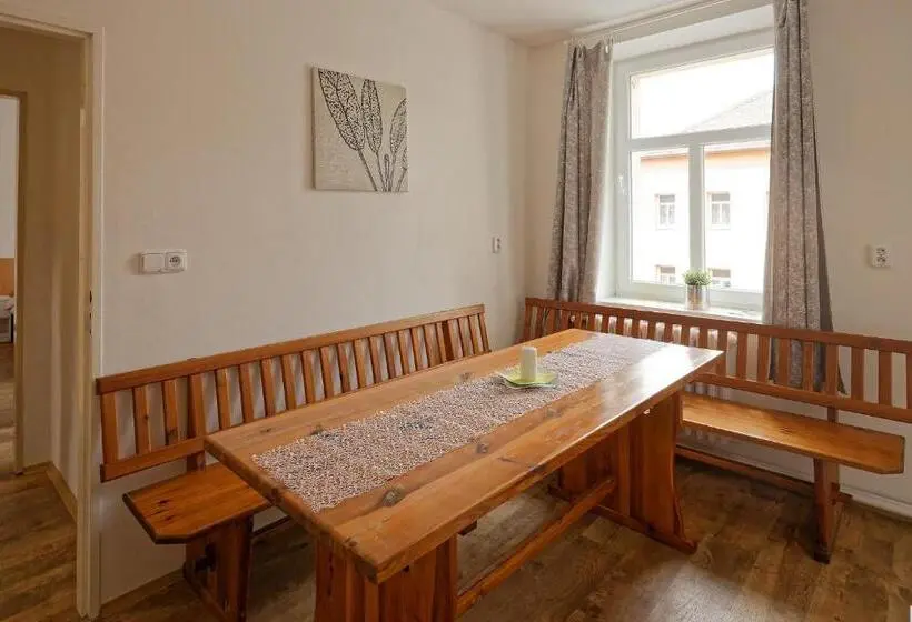 １ベッドルームアパートメント, Penzion A Restaurace Na Křižovatce