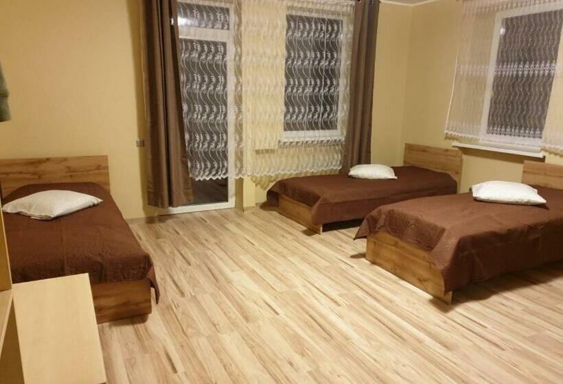 اتاق استاندارد چهارنفره با بالکن, Babilonas