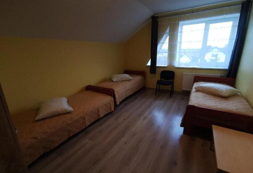 اتاق استاندارد سه نفره, Babilonas