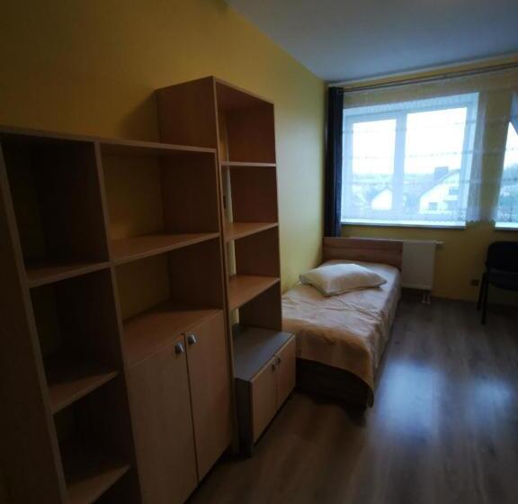 اتاق استاندارد سه نفره, Babilonas