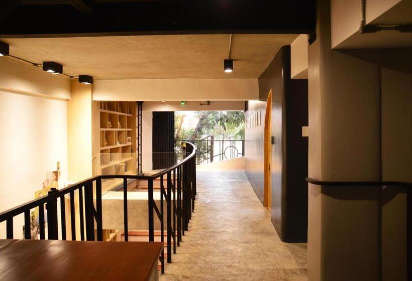 اتاق لوکس با تخت بزرگ, Pannana Cha Am