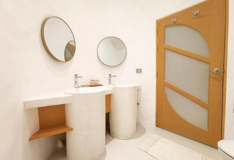 اتاق استاندارد با وان آب گرم, Pannana Cha Am