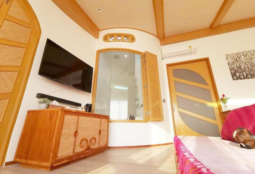 اتاق استاندارد با وان آب گرم, Pannana Cha Am