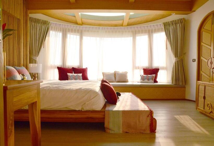 اتاق استاندارد با وان آب گرم, Pannana Cha Am