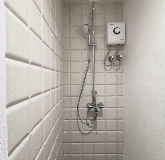 اتاق لوکس با تخت بزرگ, Pannana Cha Am