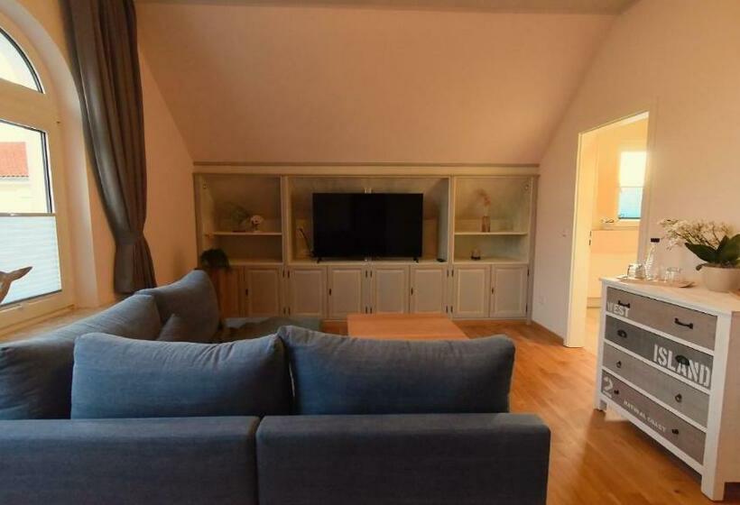 سوییت جونیور, Haus Wopke