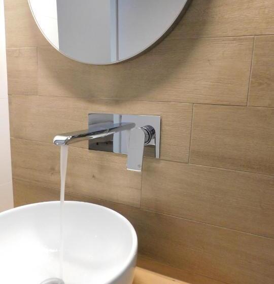 اتاق استاندارد با بالکن, Novantuno