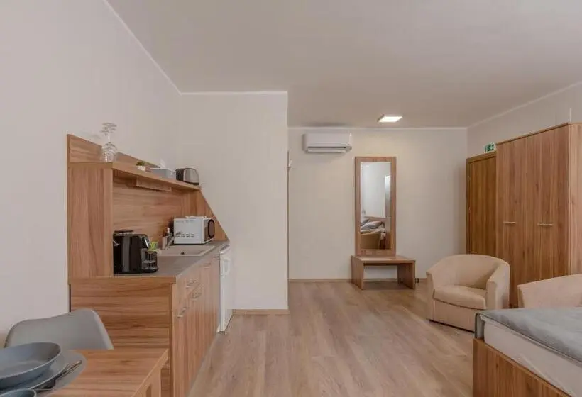 Huoneisto 1 Makuuhuone Pohjakerros, Hídfő Apartman Nyugalom Szigetei